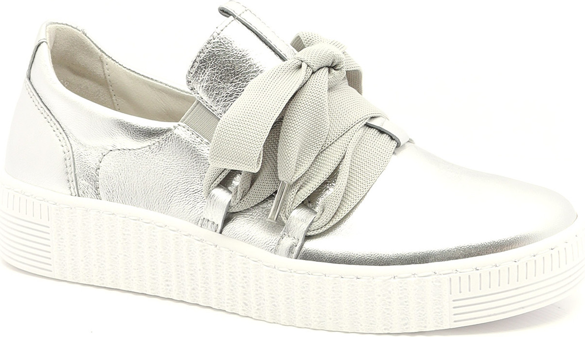 SOULIER MONTANT AVEC LACET
