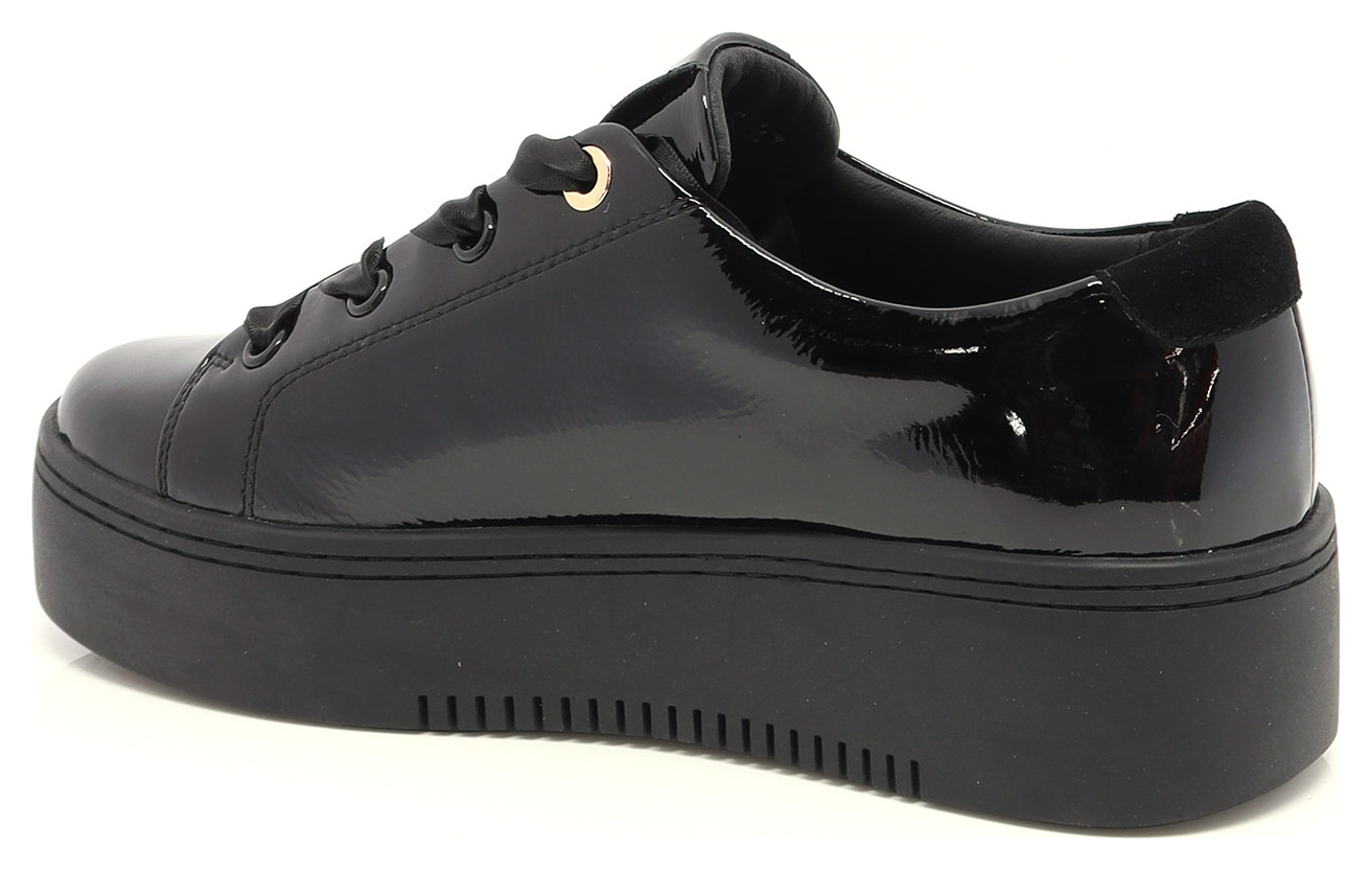 MINX: The embroidered heart shoe